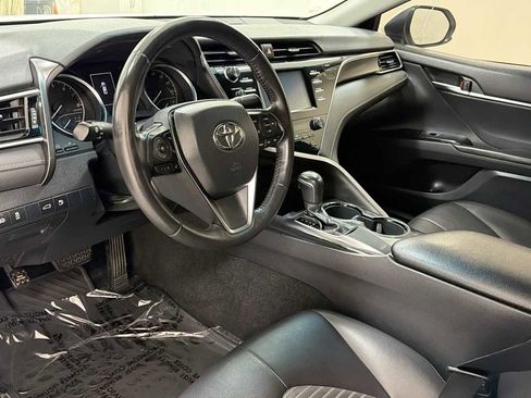 Used 2018 Toyota Camry SE FWD image 12