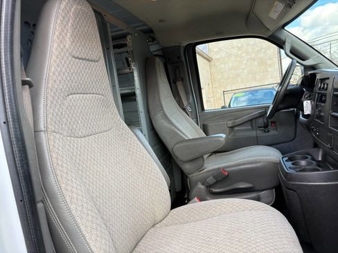 Used 2017 Chevrolet Express 2500 image 15