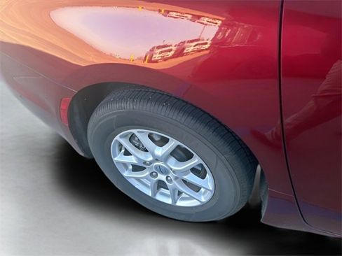 Used 2023 Chrysler Pacifica Touring-L image 10