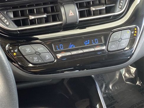 Used 2022 Toyota C-HR image 31