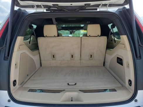 Used 2022 Cadillac Escalade ESV Premium Luxury AWD/4WD image 6