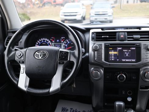 Used 2014 Toyota 4Runner SR5 image 22