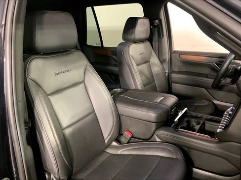 Used 2025 GMC Yukon Denali AWD/4WD image 6