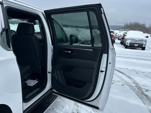 New 2026 Chevrolet Suburban LT w/ Comfort Package image 39