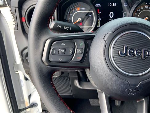 Used 2024 Jeep Wrangler Unlimited Rubicon AWD/4WD image 21