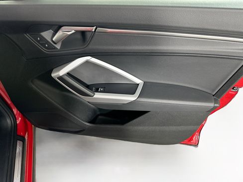 Used 2024 Audi Q3 2.0T Premium image 32