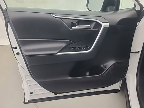 Used 2025 Toyota RAV4 XLE image 23