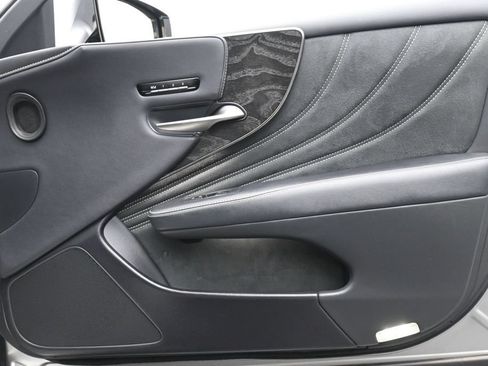 Used 2022 Lexus LS 500 AWD w/ Accessory Package (Z1) image 24