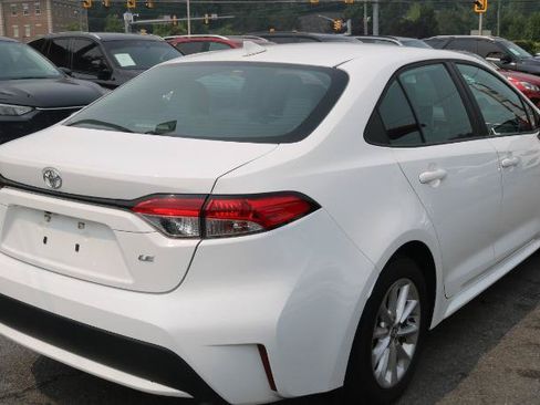 Used 2021 Toyota Corolla LE w/ LE Convenience Package FWD image 5