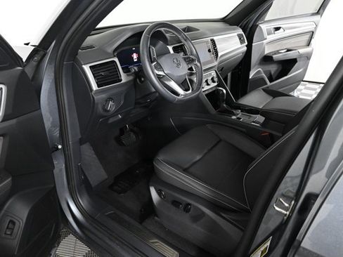 Certified 2023 Volkswagen Atlas Cross Sport SE w/ Black Wheel Package image 18