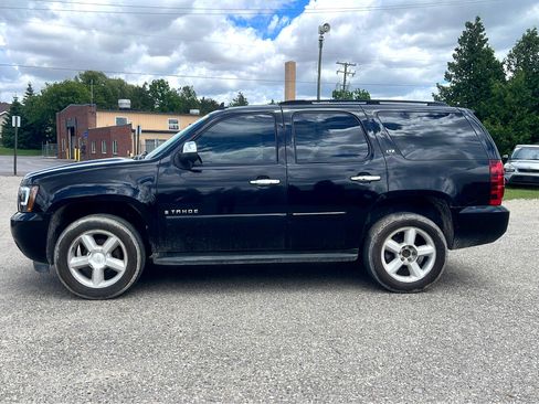 Used 2007 Chevrolet Tahoe LTZ w/ LTZ Preferred Equipment Group image 2
