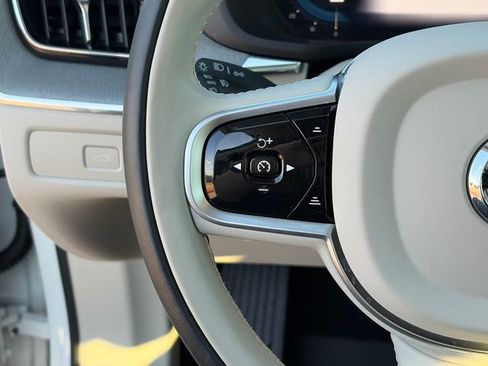 Used 2025 Volvo XC60 B5 Ultra w/ Protection Package Premier image 31