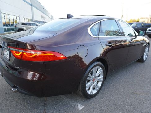 Used 2017 Jaguar XF Premium image 7
