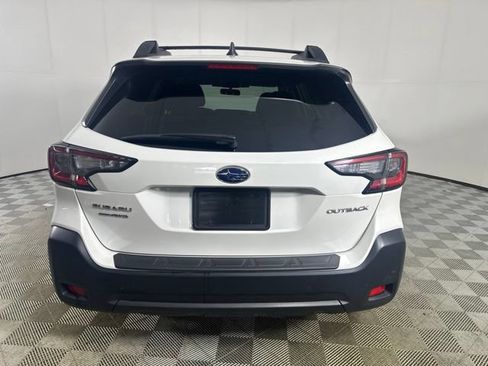 Used 2025 Subaru Outback Premium AWD/4WD image 6