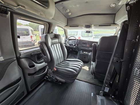 Used 2013 GMC Savana 1500 image 22