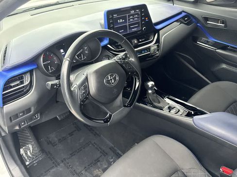 Used 2021 Toyota C-HR XLE FWD image 13