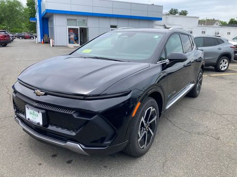 Used 2024 Chevrolet Equinox EV LT AWD/4WD image 3