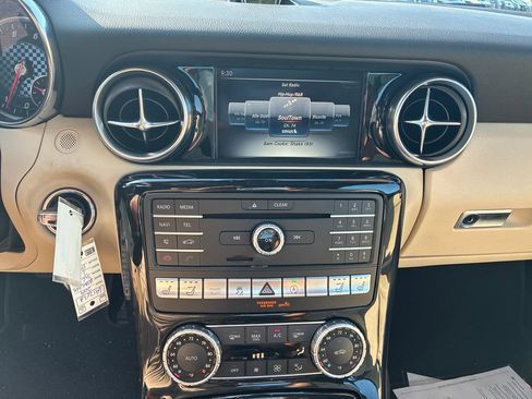 Used 2019 Mercedes-Benz SLC 300 image 14