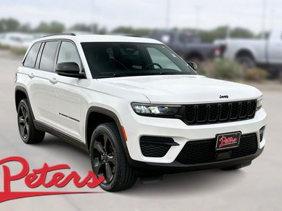 Used 2022 Jeep Grand Cherokee Altitude