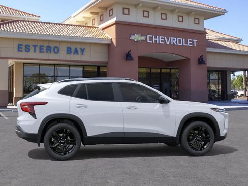 New 2026 Chevrolet Trax ACTIV w/ Sunroof Package FWD image 5