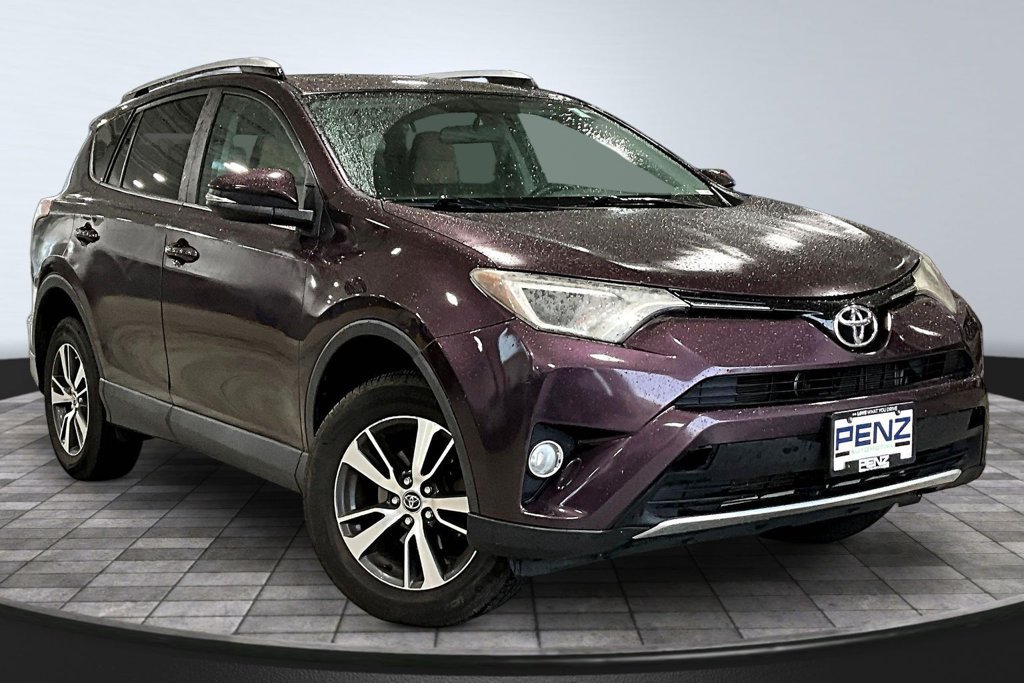 Used 2016 Toyota RAV4 XLE AWD/4WD image 3