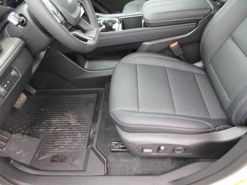 New 2026 Chevrolet Traverse LT w/ Sun and Wheel Package image 19