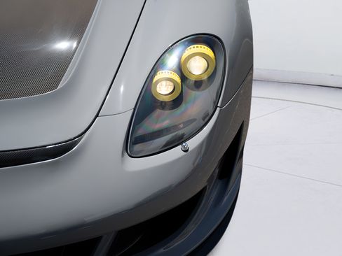 Used 2004 Porsche Carrera GT RWD image 14