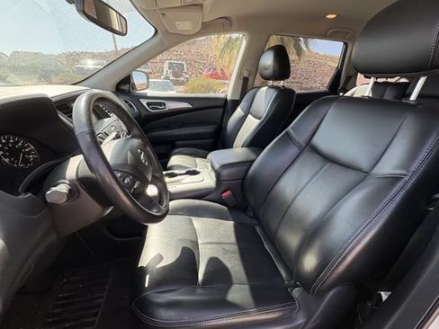 Used 2019 Nissan Pathfinder SL FWD image 9