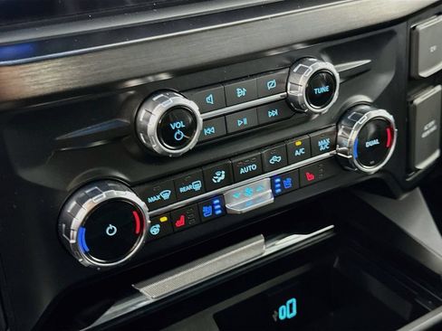 Used 2024 Ford F350 Lariat AWD/4WD image 28