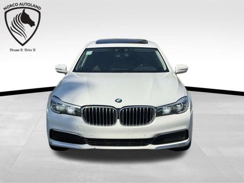Used 2019 BMW 740i 740i image 2