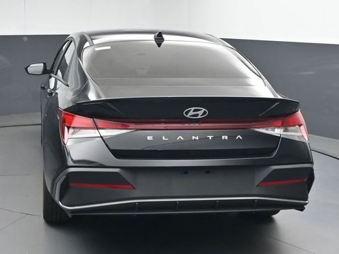 Used 2025 Hyundai Elantra Sport FWD image 6