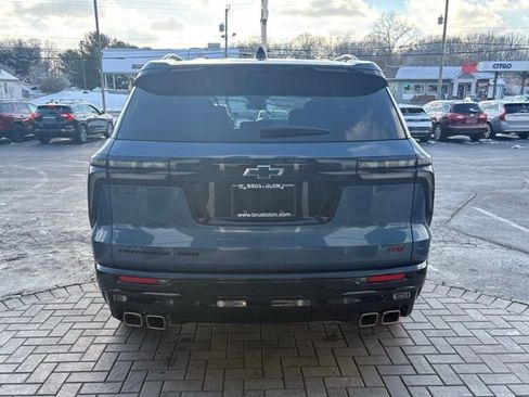 Used 2024 Chevrolet Traverse RS image 13