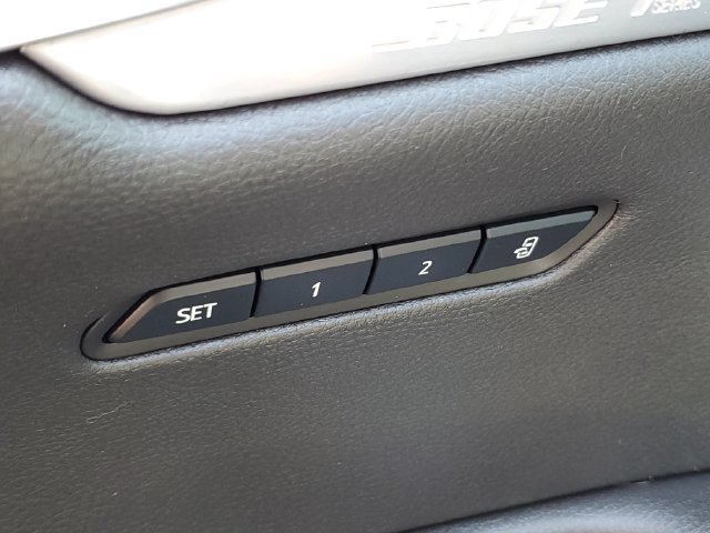 Certified 2024 Cadillac XT6 Premium Luxury w/ LPO, Floor Liner Package AWD/4WD image 32