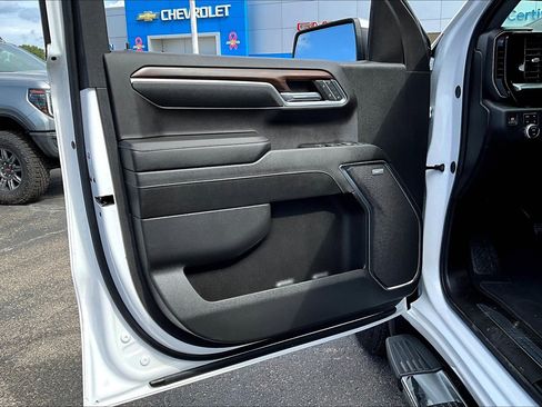 Used 2024 GMC Sierra 1500 SLT w/ SLT Premium Plus Package image 17