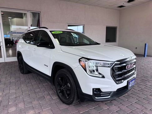 Used 2024 GMC Terrain AT4 image 7
