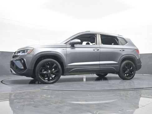 Used 2022 Volkswagen Taos SEL w/ Panoramic Sunroof Package image 57