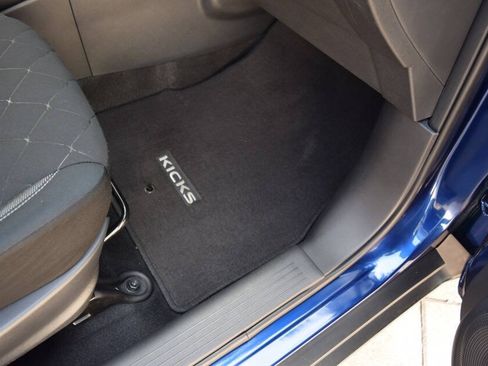 Used 2018 Nissan Kicks SV FWD image 53
