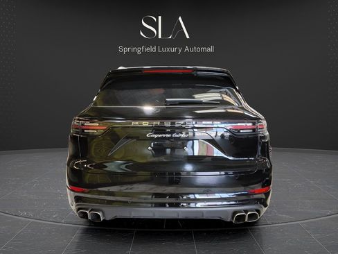 Used 2023 Porsche Cayenne Turbo image 6