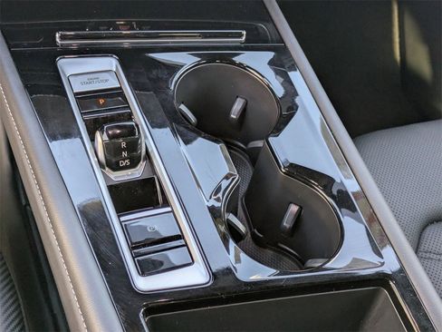 Used 2025 Volkswagen Atlas Cross Sport SE image 16