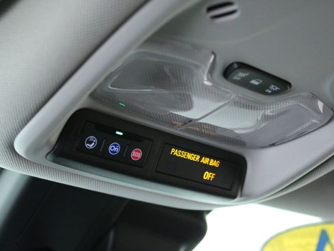 Used 2024 Chevrolet TrailBlazer LS image 21