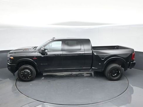 Used 2025 RAM 3500 Limited AWD/4WD image 45
