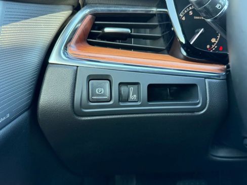 Used 2020 Cadillac XT5 Premium Luxury FWD image 21