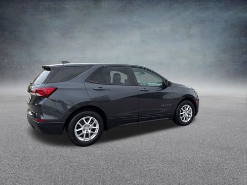 Used 2022 Chevrolet Equinox LS w/ LS Convenience Package image 4