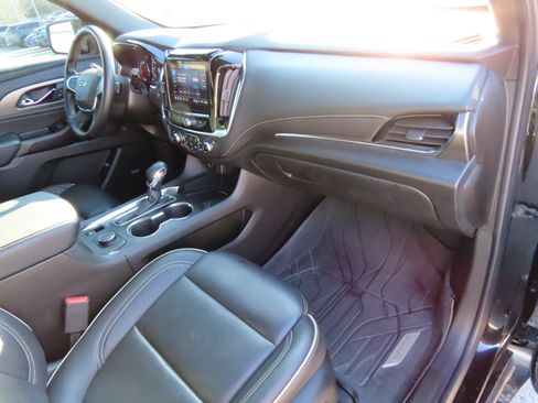 Used 2023 Chevrolet Traverse Premier w/ Redline Edition image 10