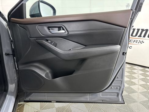 Used 2023 Nissan Rogue SL w/ SL Premium Package FWD image 32