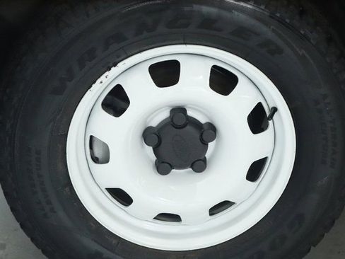 Certified 2023 Land Rover Defender 90 S AWD/4WD image 37