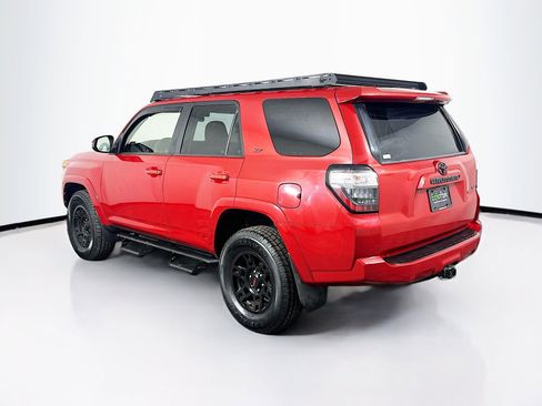 Used 2018 Toyota 4Runner SR5 AWD/4WD image 5