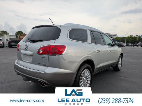 Used 2011 Buick Enclave CXL w/ Trailering Provision Package FWD image 3