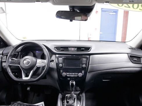 Used 2020 Nissan Rogue SV image 15