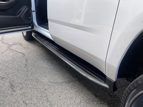 Used 2017 GMC Yukon XL SLT image 43